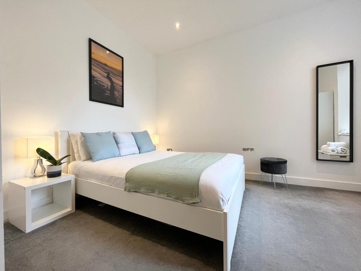 Spacious Apartment~parking~close To Seafront Appartement *